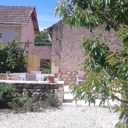 Les 7 Roches 6 Couchages Les Eyzies