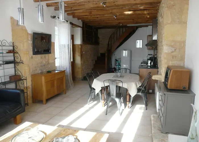 Feriehus Les 7 Roches 6 Couchages Les Eyzies