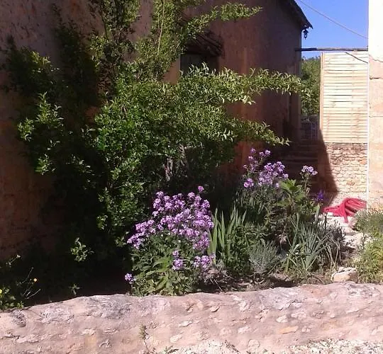 Les 7 Roches 6 Couchages Feriehus Les Eyzies